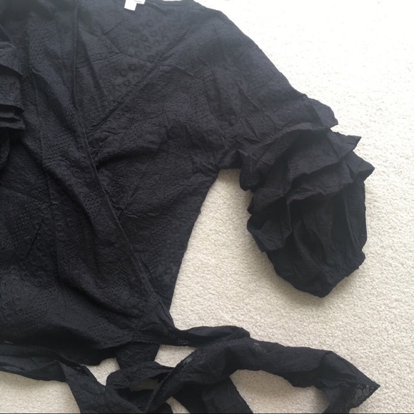 💖Eyelet Wrap Black Top S-M-L💖 - Picture 6 of 6